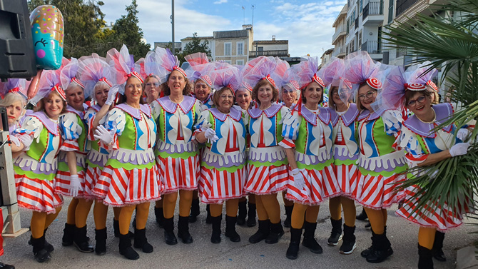 Felanitx vibra amb una rua multitudinària que reuneix més de 1.100 participants