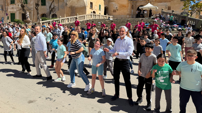 El conseller d’Educació i Universitats, Antoni Vera, assisteix al Dia de l’Educació Física al Carrer a Felanitx