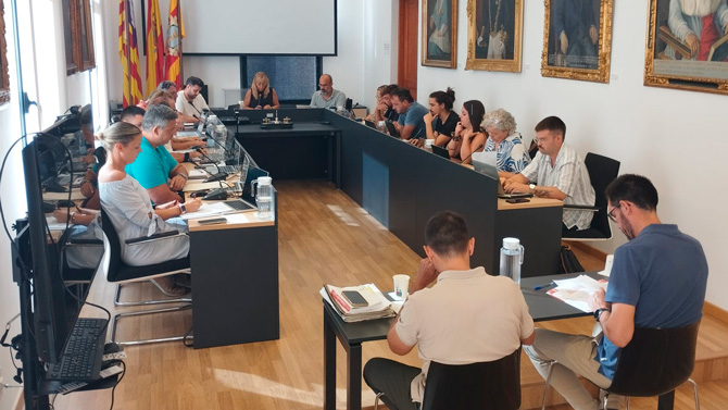 Felanitx aprova l’Ordenança de Benestar Animal per garantir una convivència harmoniosa i un tracte digne als animals de companyia