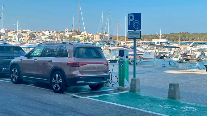 A partir del dia primer d'agost s'haurà de pagar en els punts de recàrrega elèctrica de Felanitx