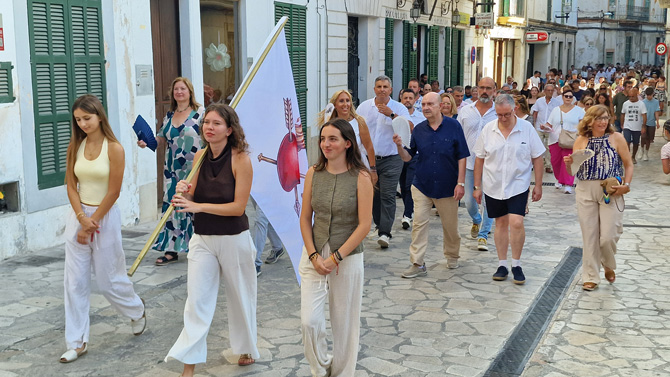 Felanitx dona el sus a les festes de Sant Agustí amb música, tradició i els nous gustinets