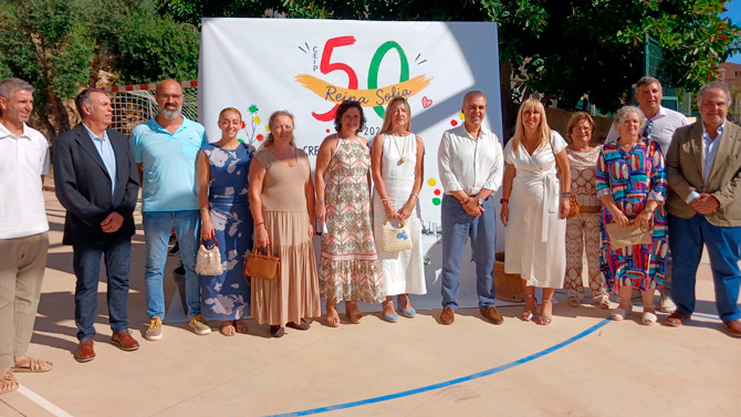 S’Horta celebra els 50 anys del CEIP Reina Sofia amb un emotiu homenatge als seus antics directors